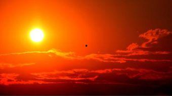 红日歌曲背景,燃烧的岁月，激荡的青春旋律