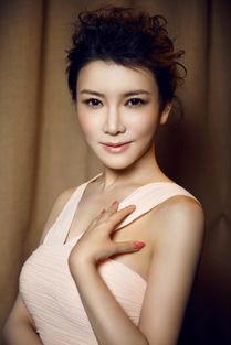 龚玥菲ol照片,性感女神的时尚演绎