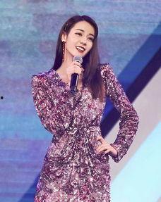 迪丽热巴14岁照片,星途璀璨，少女时代风采依旧